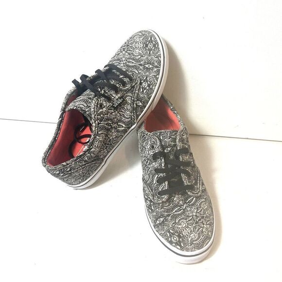 VANS Sneakers Skate Shoes Womens Size 6 Black White Paisley Lace Up Low Top Flat - Picture 4 of 11
